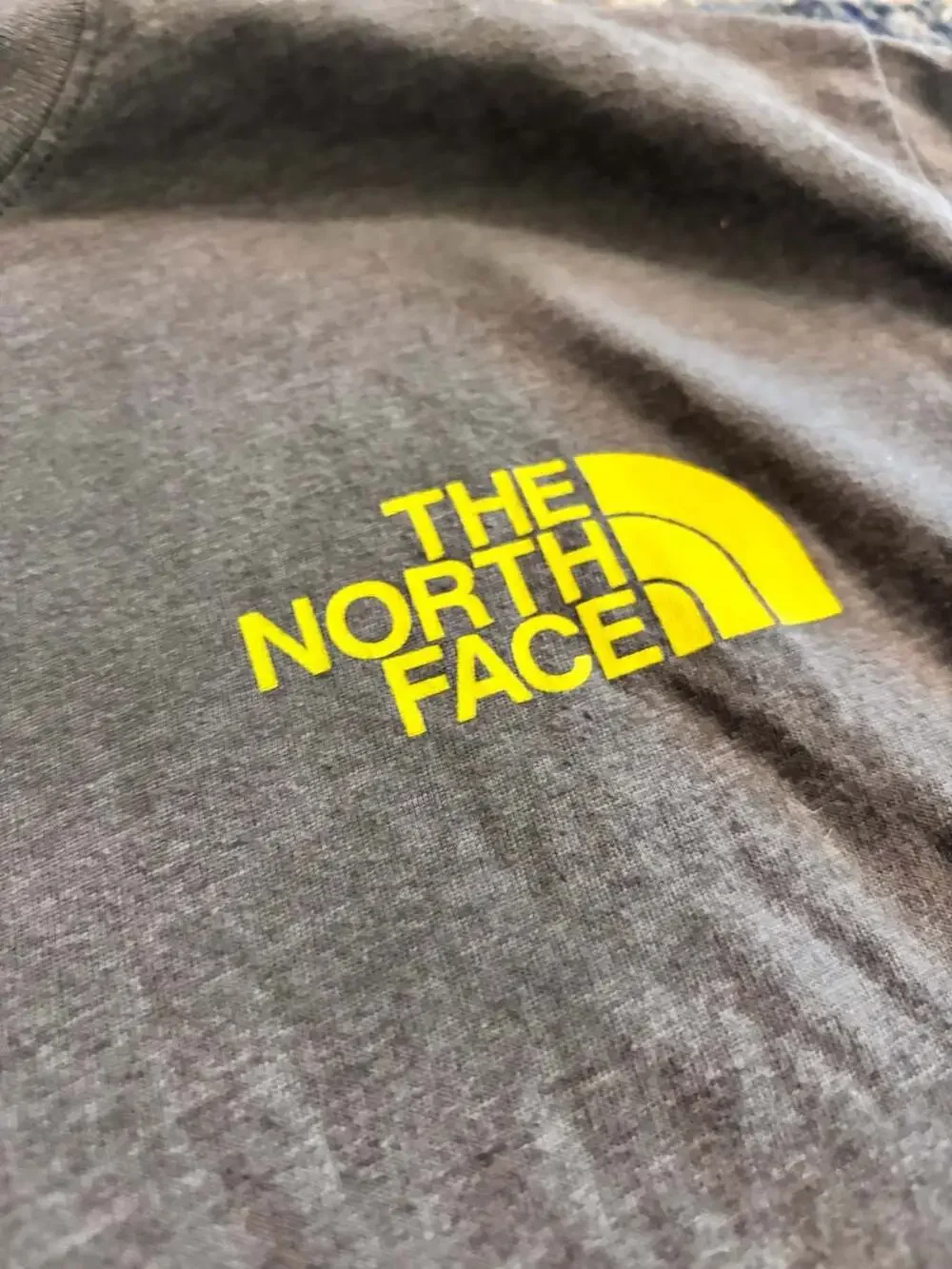 The North Face Men's Hit Graphic Long-Sleeve T-Shirt Grey Size L